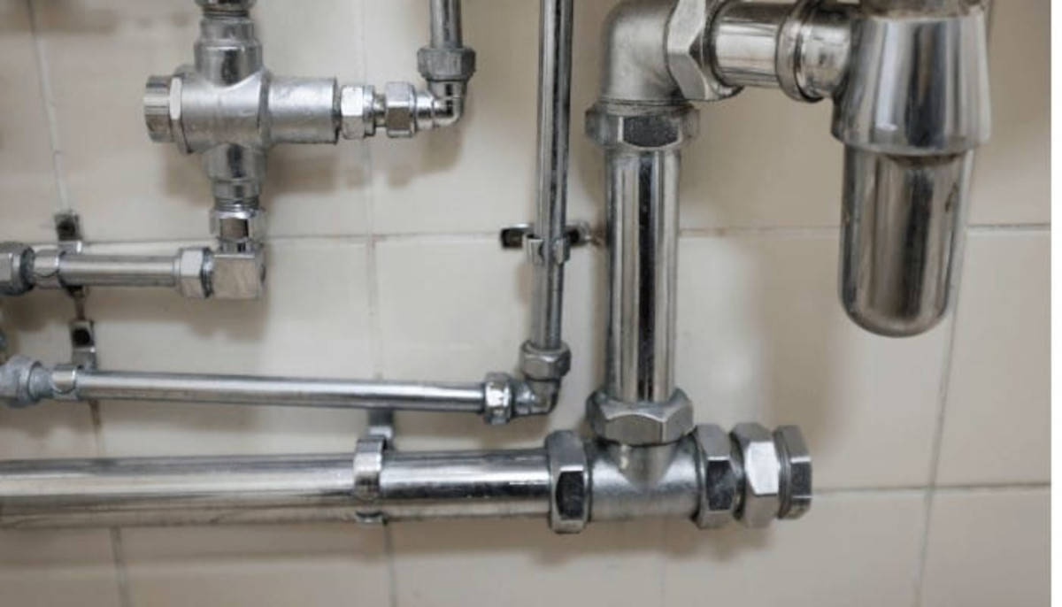 12 Ways to Cover up Pipes in the Bathroom
